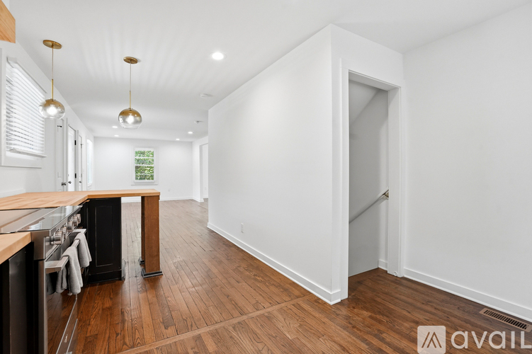 439 Oak Road 3 Beds Single Family Home for Rent - Photo gallery 3