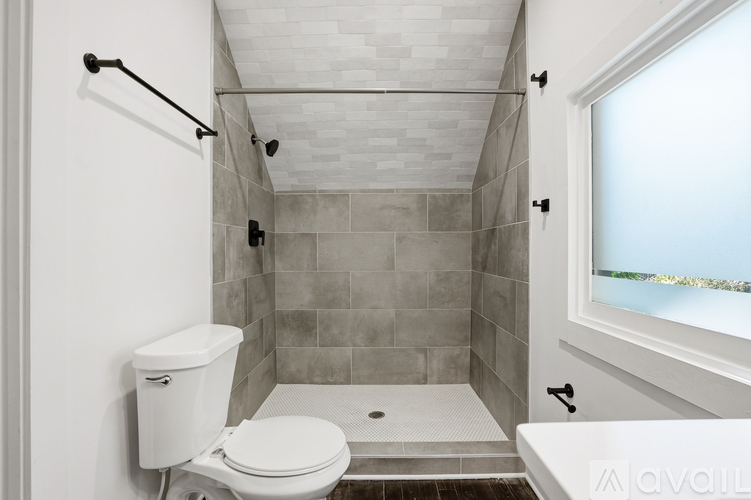 439 Oak Road 3 Beds Single Family Home for Rent - Photo gallery 5