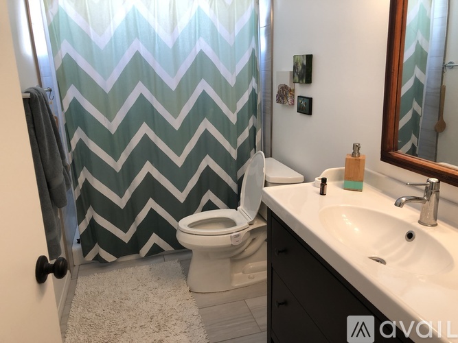 3203 Valley Glen Drive 3 Beds Single Family Home for Rent - Photo gallery 2