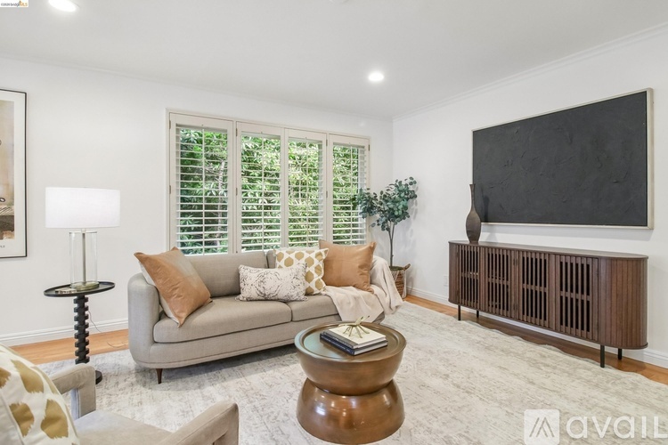 1 Woodcrest Cir 2 Beds Single Family Home for Rent - Photo gallery 4