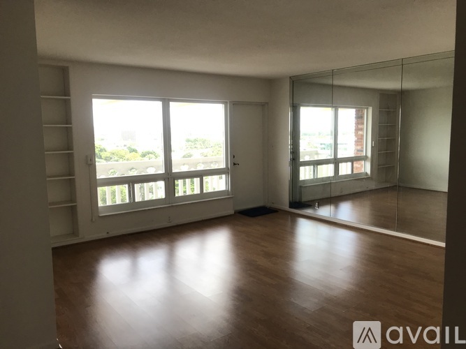 2500 NE 48th Ln 1 Condo for Rent - Photo gallery 3