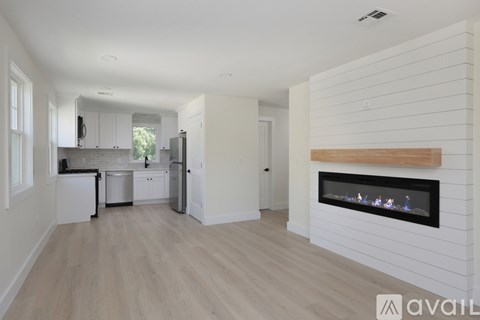 941 South Avenue West 4 Beds Apartment for Rent
