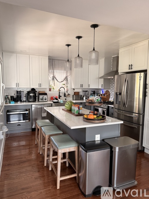 1307 Hamlin Street Northeast 4 Beds Single Family Home for Rent - Photo gallery 4