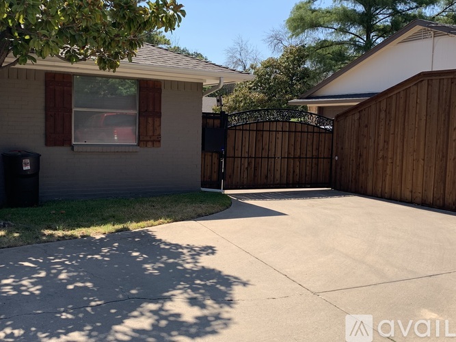 1902 Silver Leaf Drive 3 Beds Single Family Home for Rent - Photo gallery 4