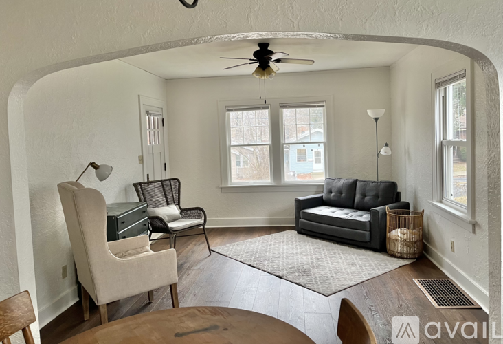 1319 East Lake Avenue 2 Beds Single Family Home for Rent - Photo gallery 4