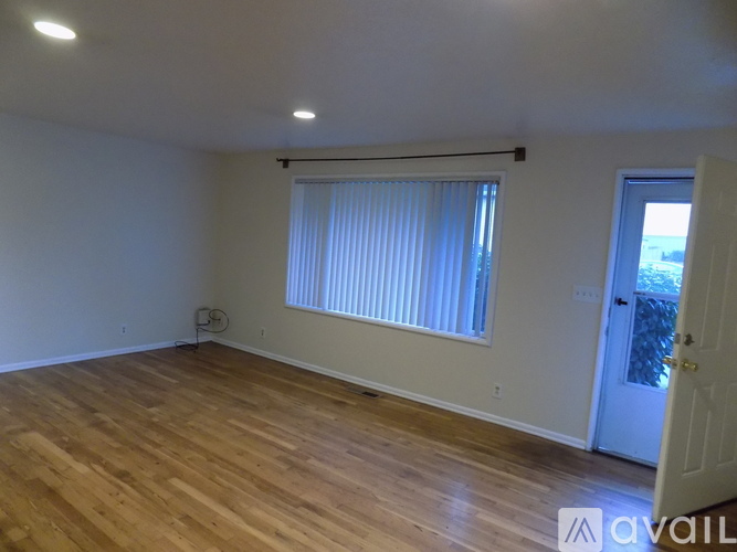 12020 SW Lincoln Ave 2 Beds Single Family Home for Rent - Photo gallery 3