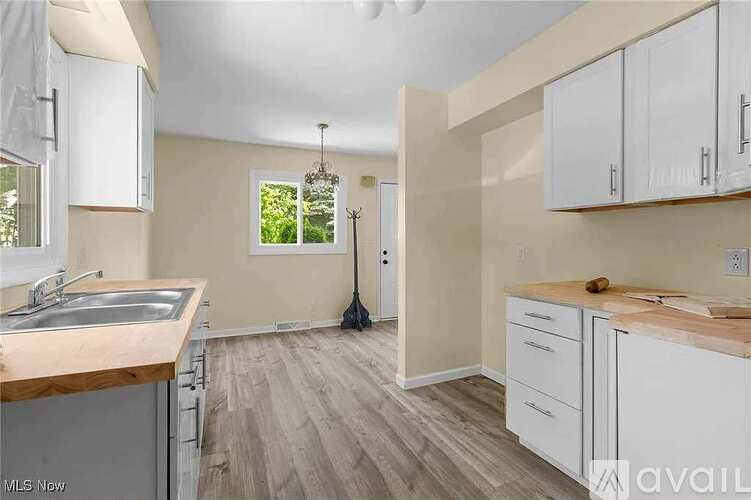 Magnolia Avenue 3 Beds Single Family Home for Rent - Photo gallery 1