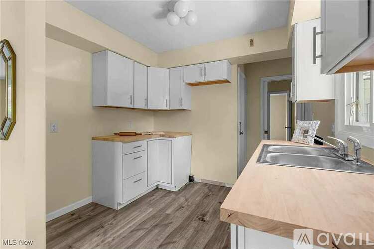 Magnolia Avenue 3 Beds Single Family Home for Rent - Photo gallery 3