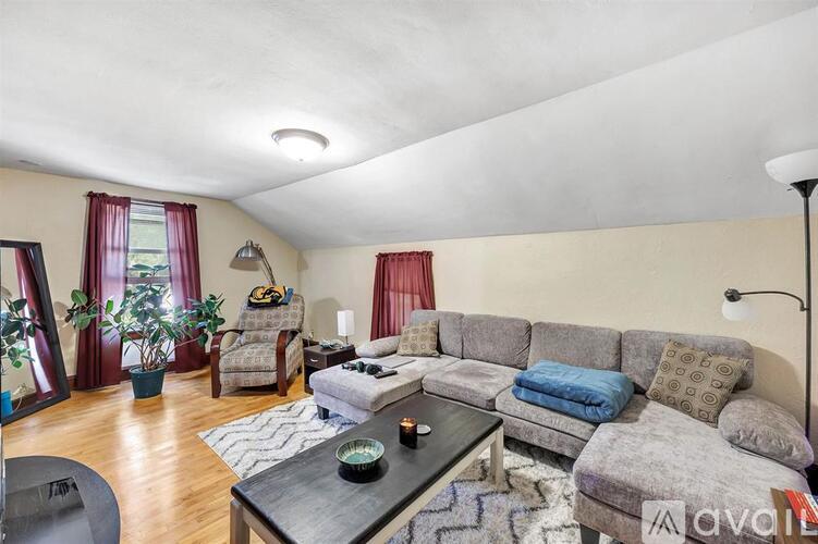 324 North Outagamie Street 2 Beds Apartment for Rent - Photo gallery 3