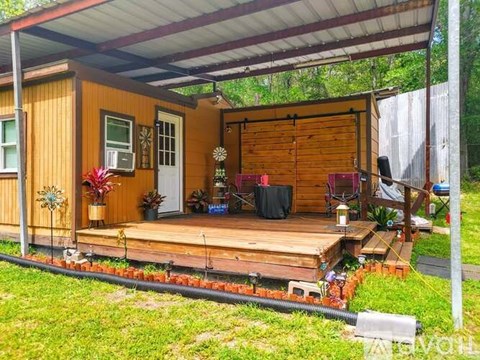 150 Gardenia St 2 Beds Apartment for Rent