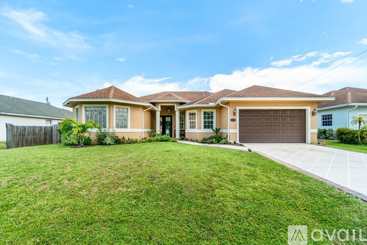 3461 SW Funtuna St 4 Beds Single Family Home for Rent - Photo gallery 2