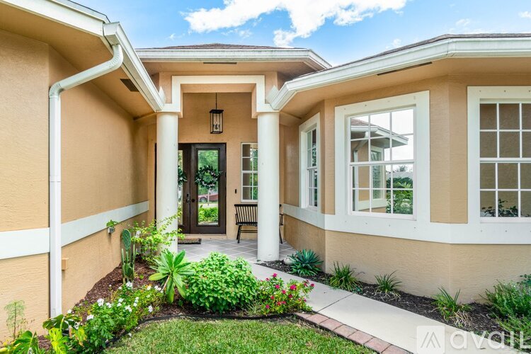 3461 SW Funtuna St 4 Beds Single Family Home for Rent - Photo gallery 4