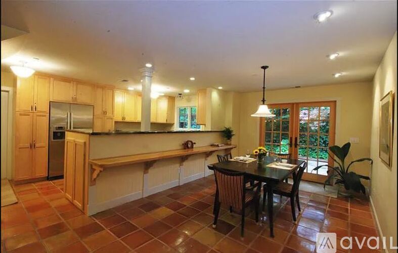 306 1st Street East 5 Beds Single Family Home for Rent - Photo gallery 5