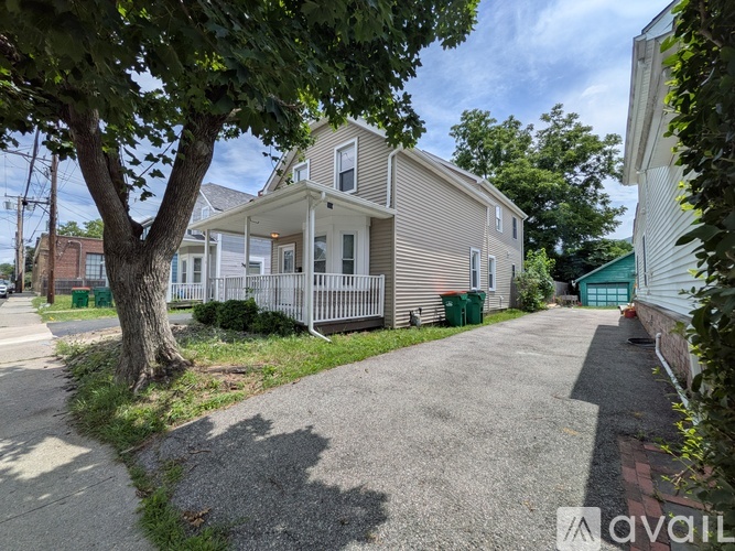 10 South Walnut Street 4 Beds Single Family Home for Rent - Photo gallery 2