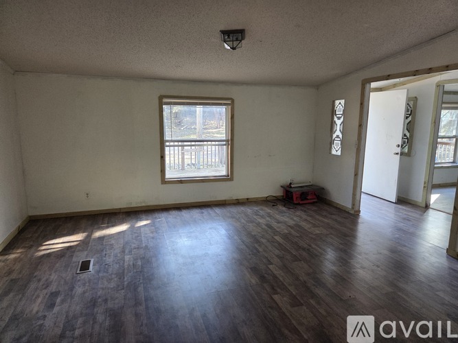 469 West Clark Street 4 Beds Single Family Home for Rent - Photo gallery 2