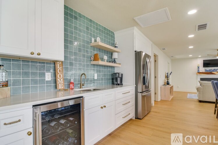 108 Janie Street 3 Beds Single Family Home for Rent - Photo gallery 4
