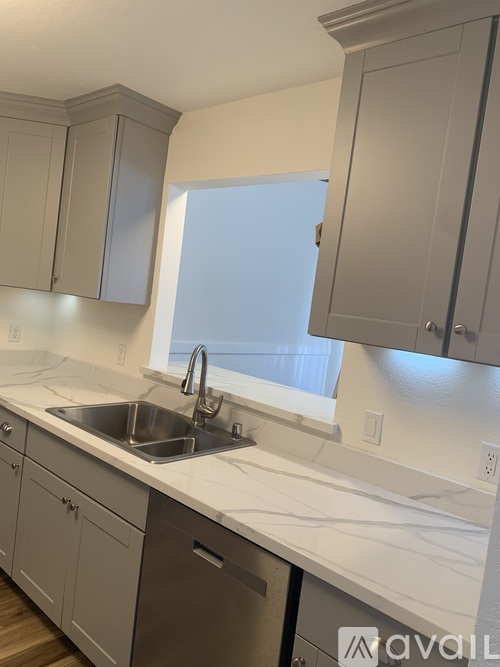 45 Brewer 3 Beds Condo for Rent - Photo gallery 5