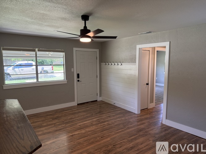 685 South 1st Avenue 3 Beds Single Family Home for Rent - Photo gallery 2