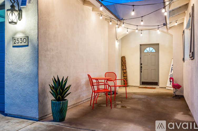 2530 N 68th Pl 5 Beds Single Family Home for Rent - Photo gallery 2