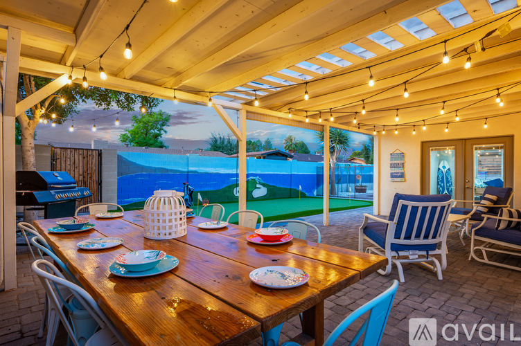 2530 N 68th Pl 5 Beds Single Family Home for Rent - Photo gallery 3