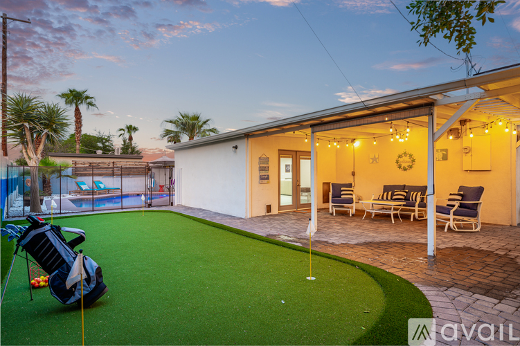2530 N 68th Pl 5 Beds Single Family Home for Rent - Photo gallery 4