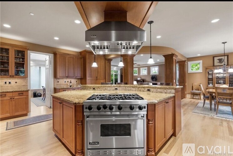 10444 Northeast 16th Place 4 Beds Single Family Home for Rent - Photo gallery 3