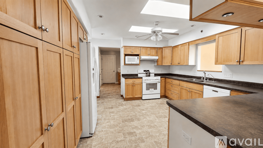 1425 N Sutton Rd 5 Beds Single Family Home for Rent - Photo gallery 2