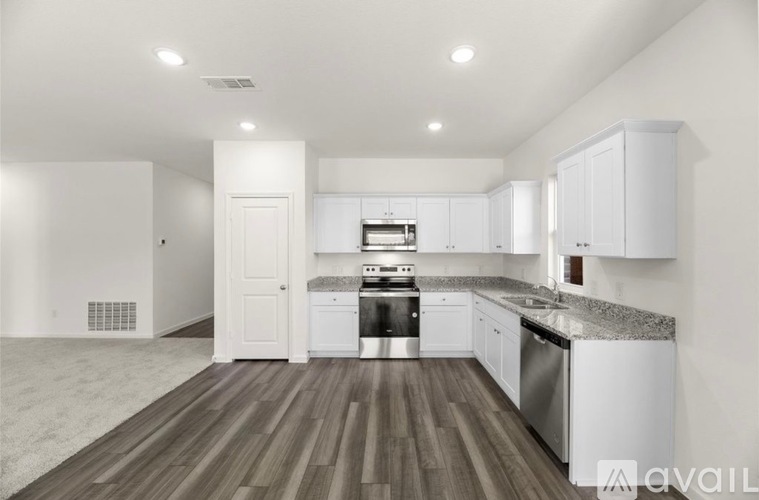 10308 Holy Cross Ln 3 Beds Single Family Home for Rent - Photo gallery 5