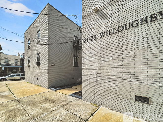 A building with the number 2125 on it.