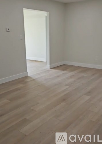 4 Hamilton Ln 4 Beds Apartment for Rent