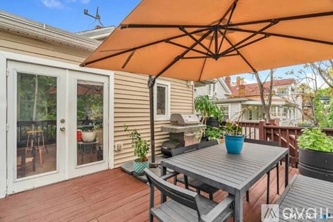 125 Nicoll Street 2 Beds Apartment for Rent