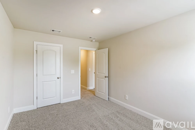 101 Maybrook Dr 3 Beds Single Family Home for Rent - Photo gallery 2