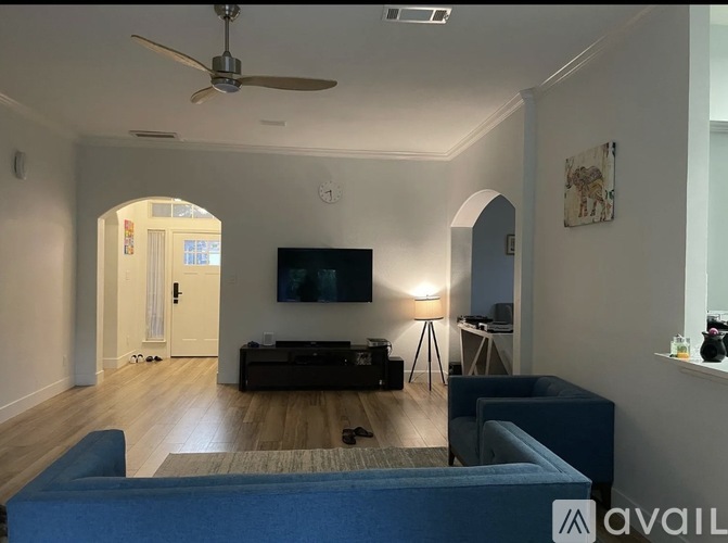 12812 Peach Tree Way 3 Beds Single Family Home for Rent - Photo gallery 4