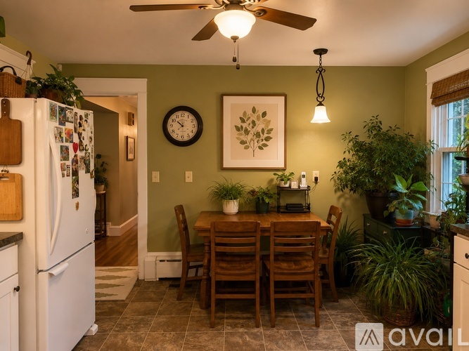 1290 W Main Rd 3 Beds Single Family Home for Rent - Photo gallery 4