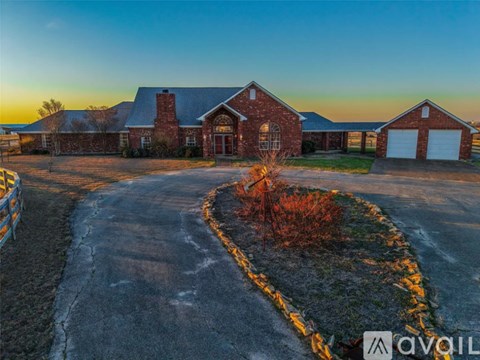 1041 Clarence Rd 4 Beds Apartment for Rent