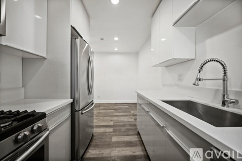 1333 W 36Th Pl 2 Beds Apartment for Rent