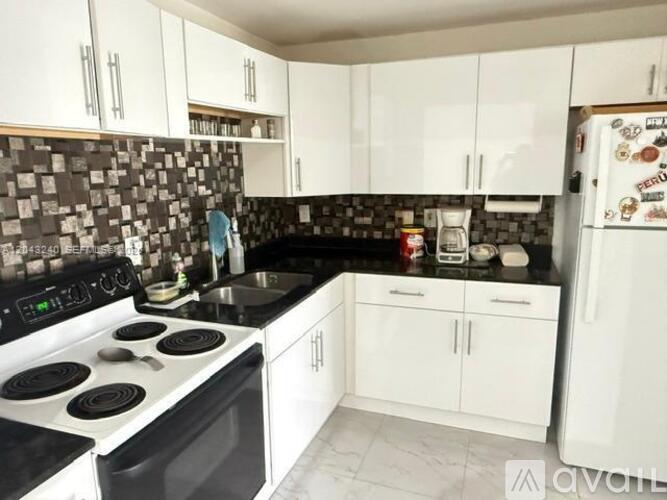 2821 N Miami Beach Blvd 2 Beds Condo for Rent - Photo gallery 5