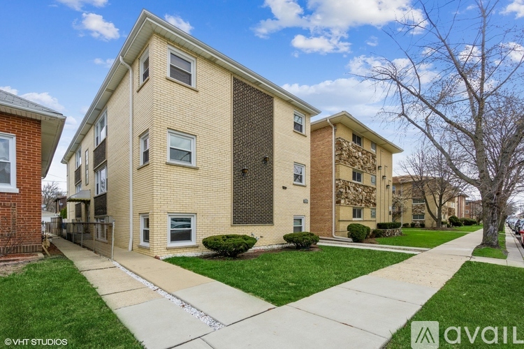 6883 North Northwest Highway 2 Beds Condo for Rent - Photo gallery 1