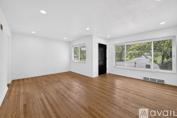 9416 Lodge Pole Ln. 3 Beds Single Family Home for Rent - Photo gallery 3