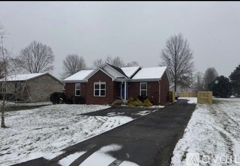 138 Dennis Drive 3 Beds Apartment for Rent