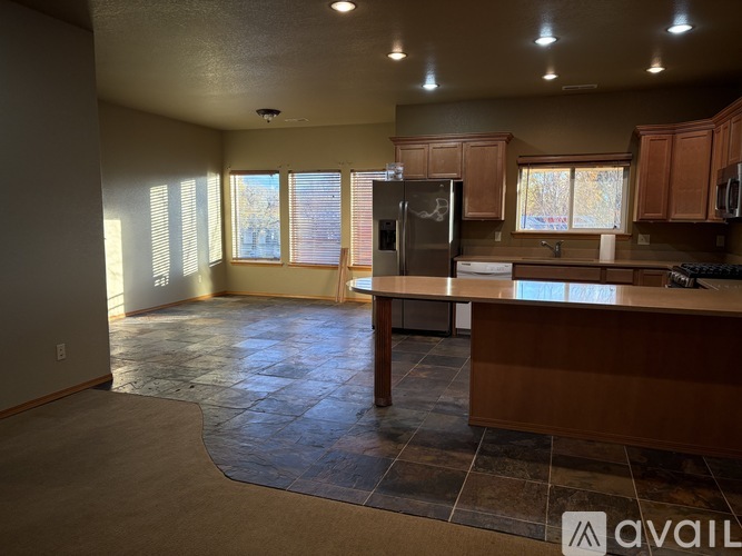 320 South Ella Avenue 2 Beds Apartment for Rent - Photo gallery 2