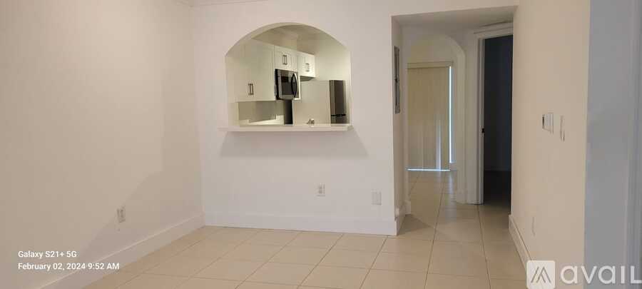 970 Northeast 34th Avenue # 103 2 Beds Single Family Home for Rent - Photo gallery 1