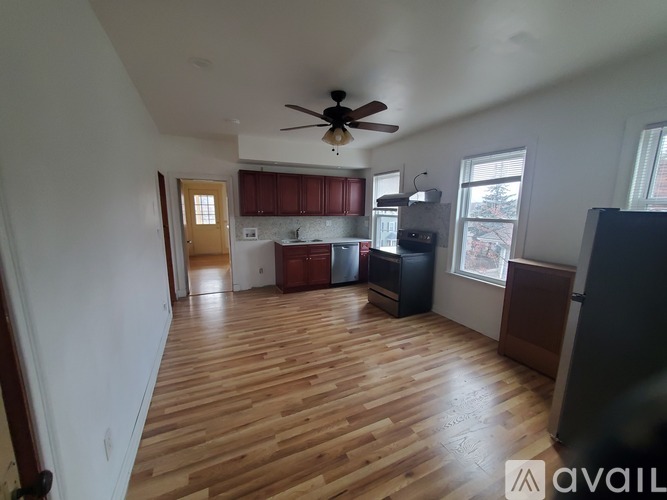 80 Upland Road 4 Beds Apartment for Rent - Photo gallery 2