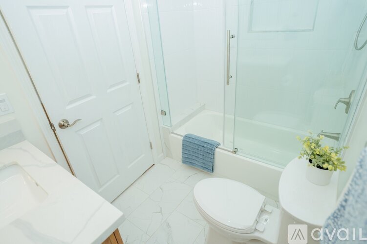 175 East Villa Street 1 Apartment for Rent - Photo gallery 3
