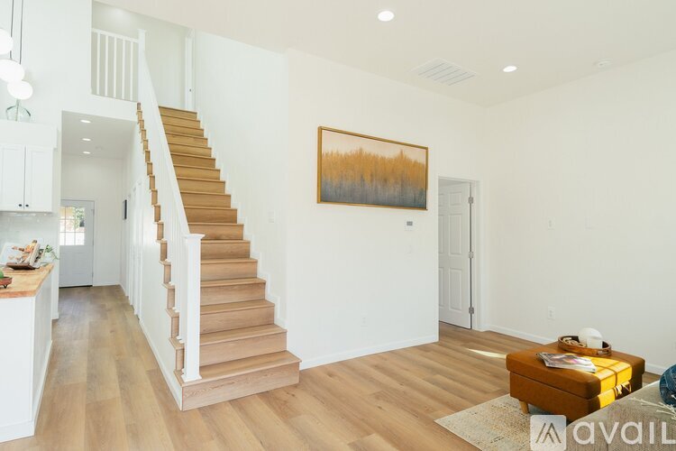 175 East Villa Street 1 Apartment for Rent - Photo gallery 5