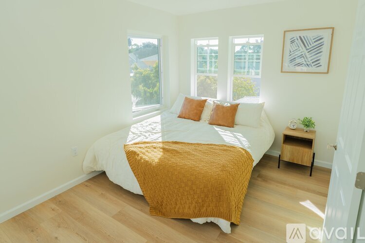 175 East Villa Street 1 Apartment for Rent - Photo gallery 1