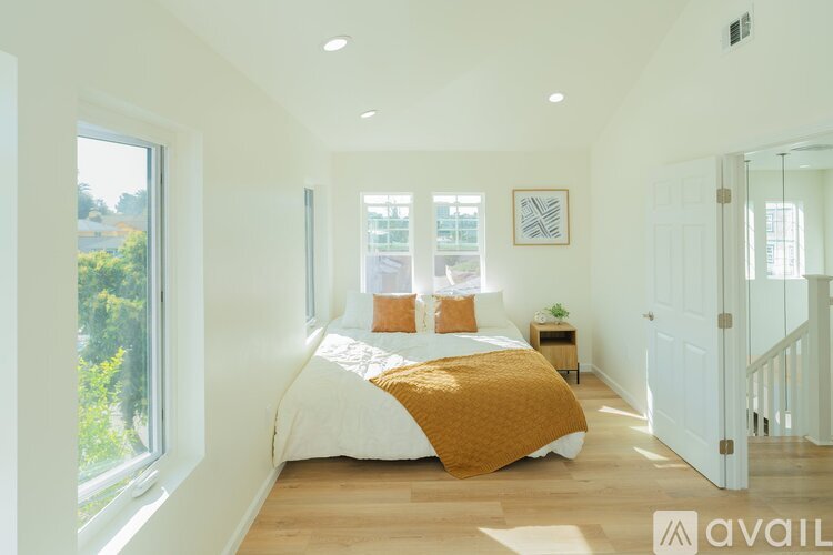 175 East Villa Street 1 Apartment for Rent - Photo gallery 2