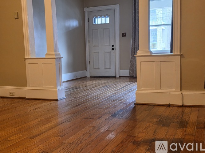 525 East Laurel Street 3 Beds Single Family Home for Rent - Photo gallery 1