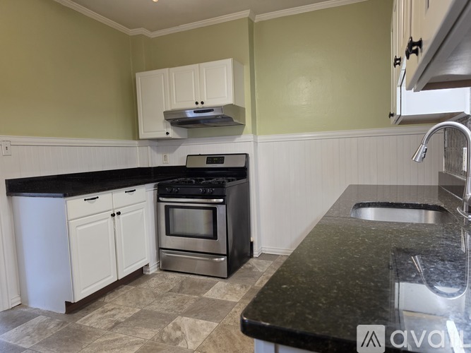 525 East Laurel Street 3 Beds Single Family Home for Rent - Photo gallery 3