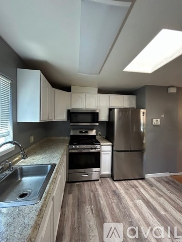 145 Poinsettia Ave 2 Beds Apartment for Rent